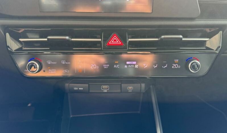 
								KIA Niro full									
