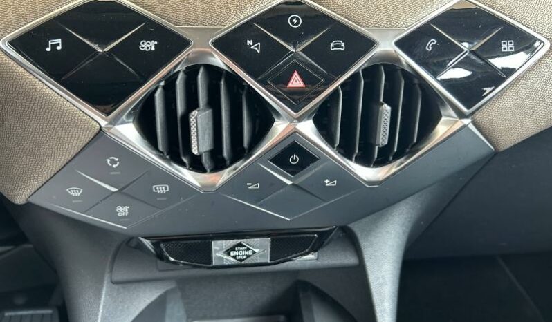 
								DS DS 3 Crossback full									