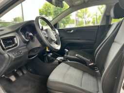 
										KIA Stonic full									
