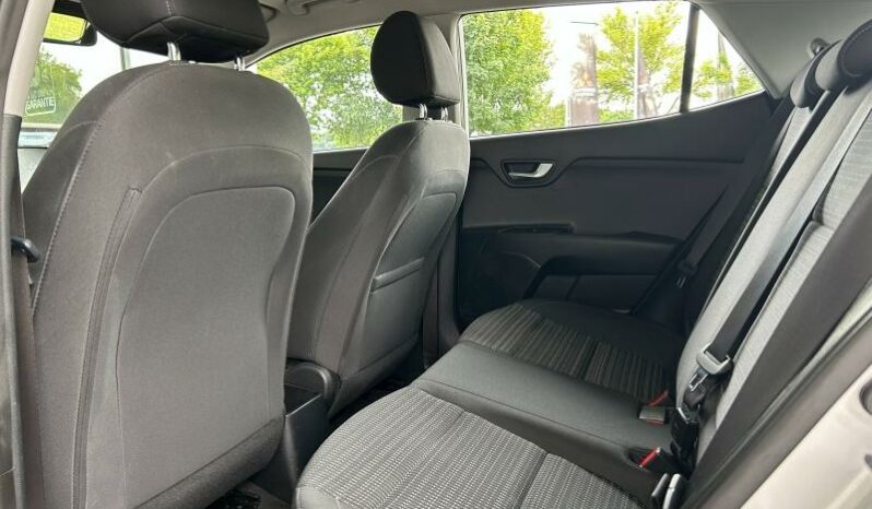 
								KIA Stonic full									