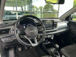 
										KIA Stonic full									