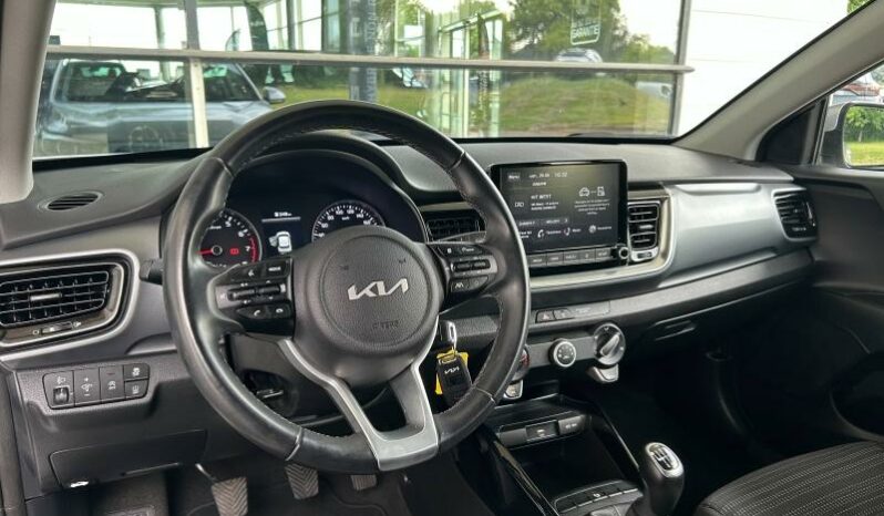
								KIA Stonic full									
