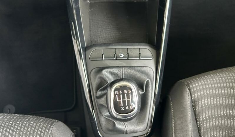 
								KIA Stonic full									
