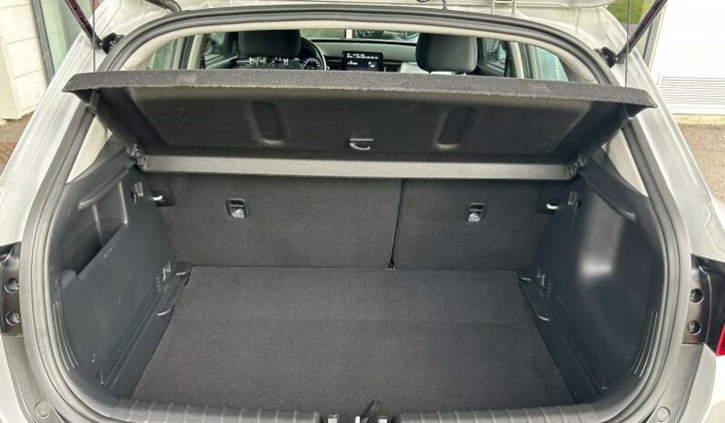 
								KIA Stonic full									