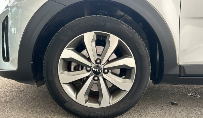 
								KIA Stonic full									