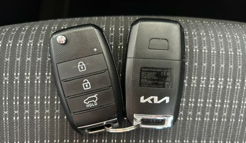 
								KIA Stonic full									
