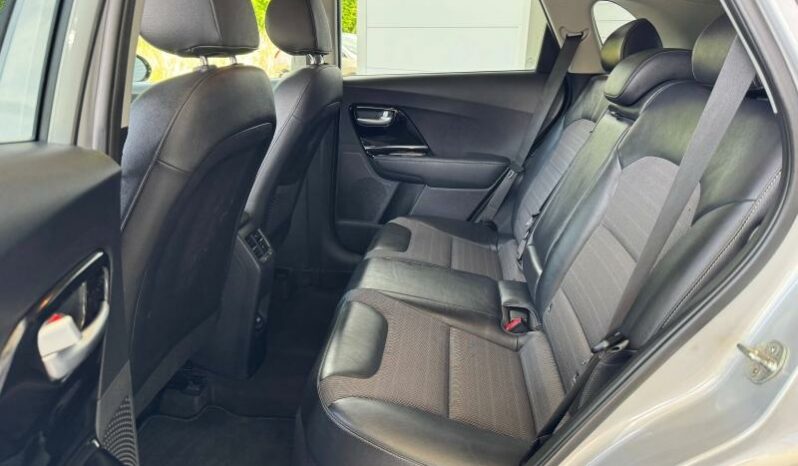 
								KIA Niro full									