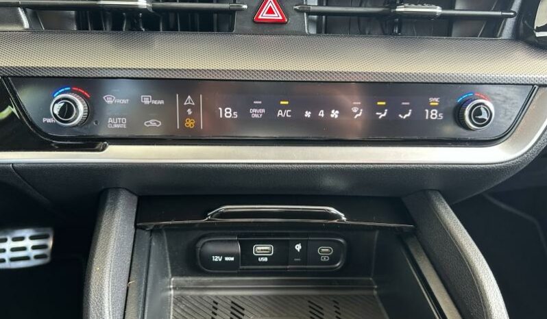 
								KIA Sportage full									