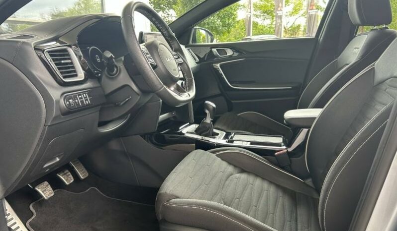 
								KIA Ceed full									