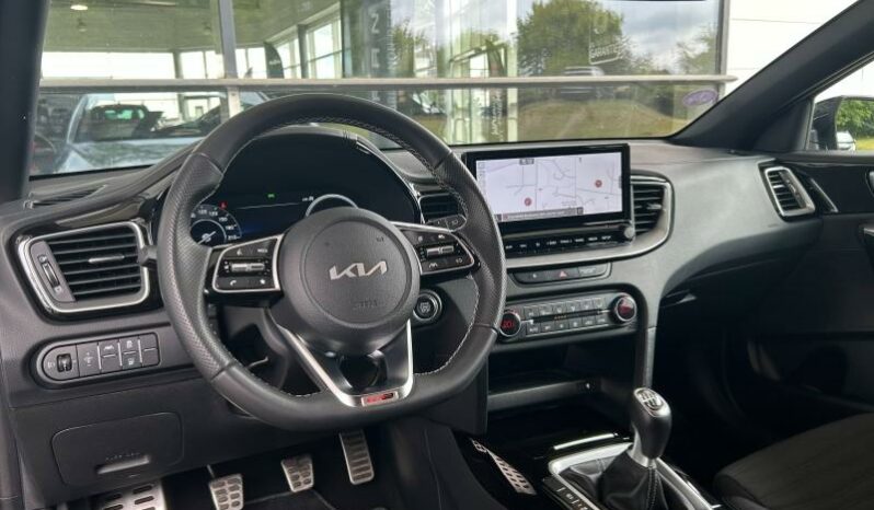 
								KIA Ceed full									