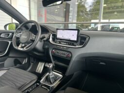 
										KIA Ceed full									