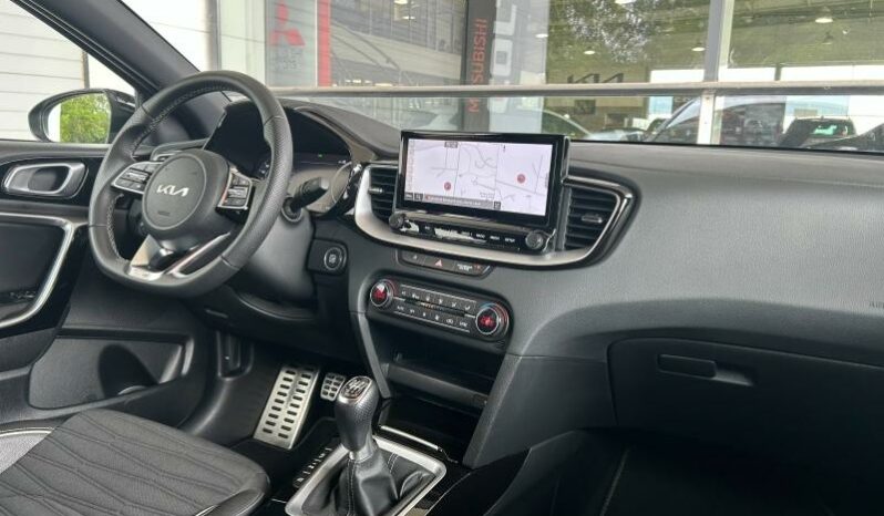 
								KIA Ceed full									