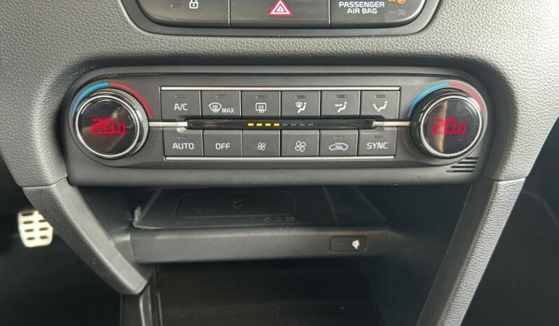 
								KIA Ceed full									
