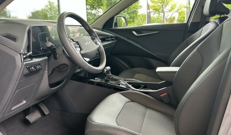 
								KIA Niro full									