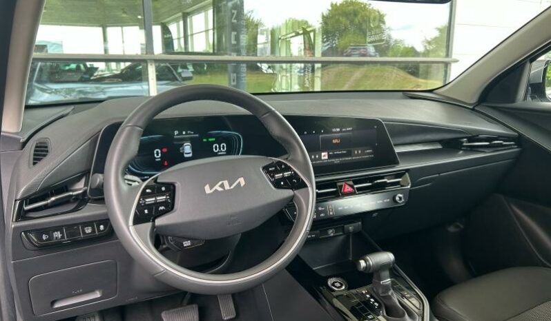 
								KIA Niro full									