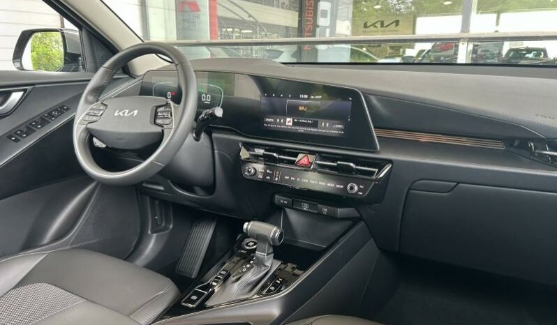 
								KIA Niro full									