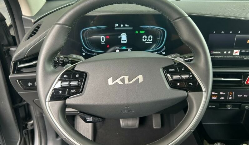 
								KIA Niro full									