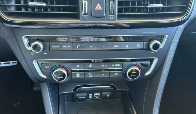 
								KIA Optima SW full									