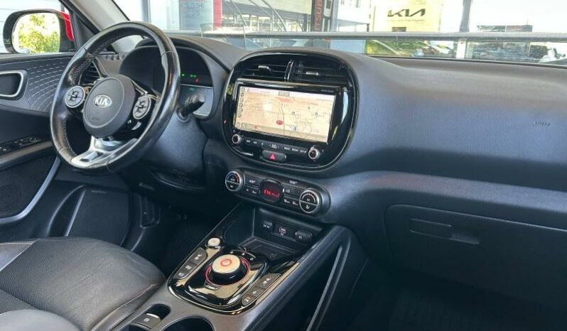 
								KIA e-Soul full									