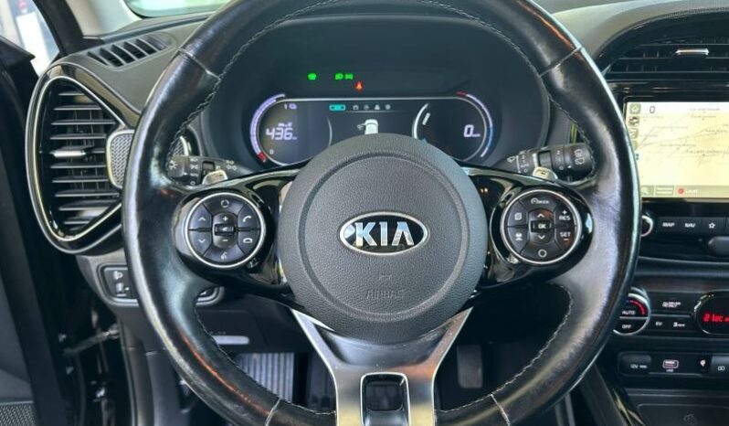 
								KIA e-Soul full									