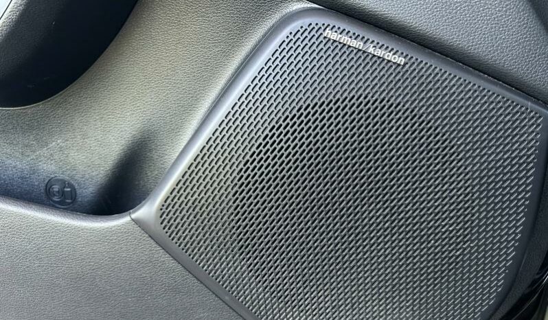 
								KIA e-Soul full									