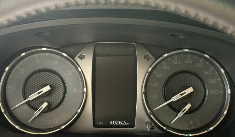 
								TOYOTA Hilux full									