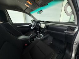 
										TOYOTA Hilux full									