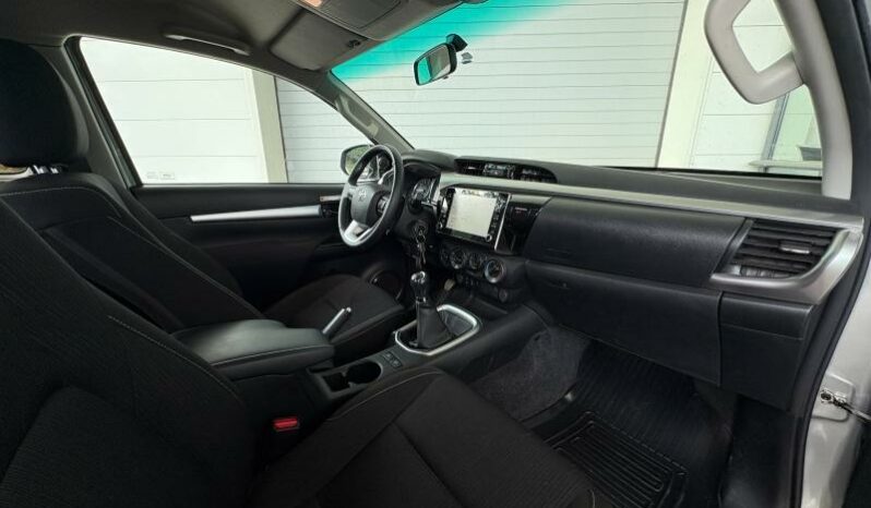
								TOYOTA Hilux full									