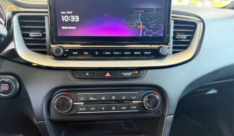 
								KIA XCeed full									