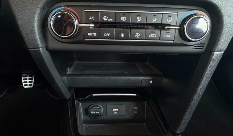 
								KIA XCeed full									