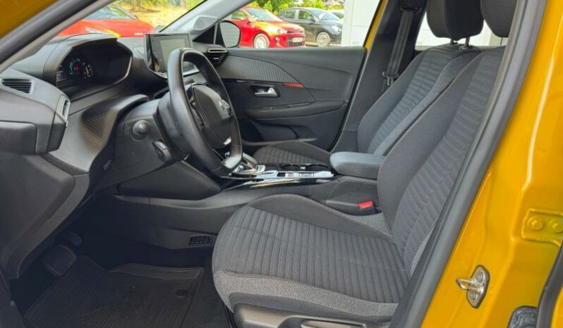 
								PEUGEOT 208 full									