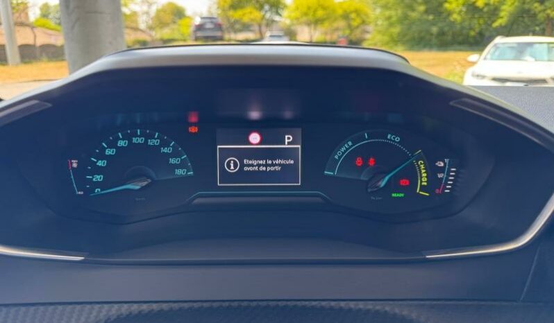 
								PEUGEOT 208 full									
