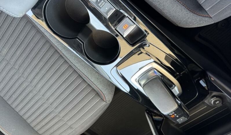 
								PEUGEOT 208 full									