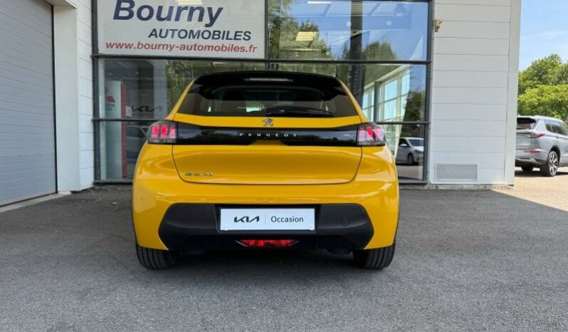 
								PEUGEOT 208 full									