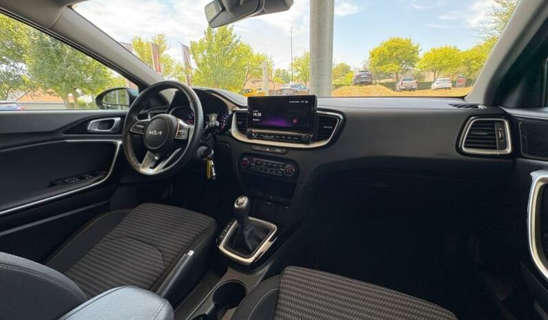 
								KIA Ceed full									
