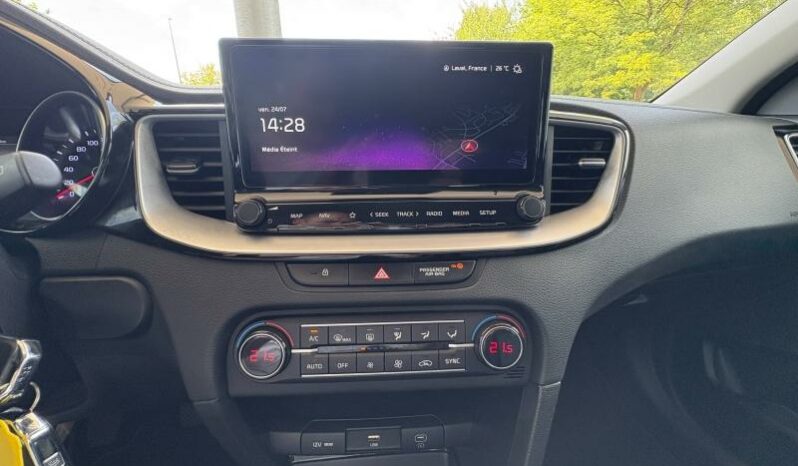 
								KIA Ceed full									