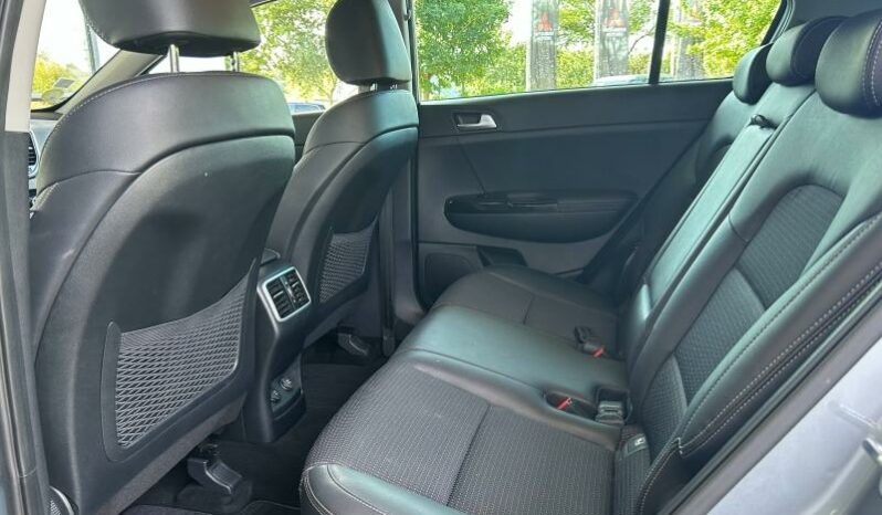 
								KIA Sportage full									