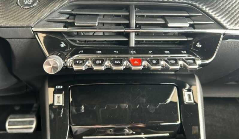 
								PEUGEOT 2008 full									