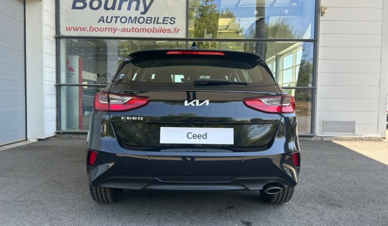 
								KIA Ceed full									