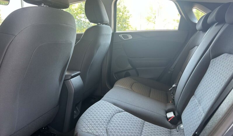 
								KIA Ceed full									