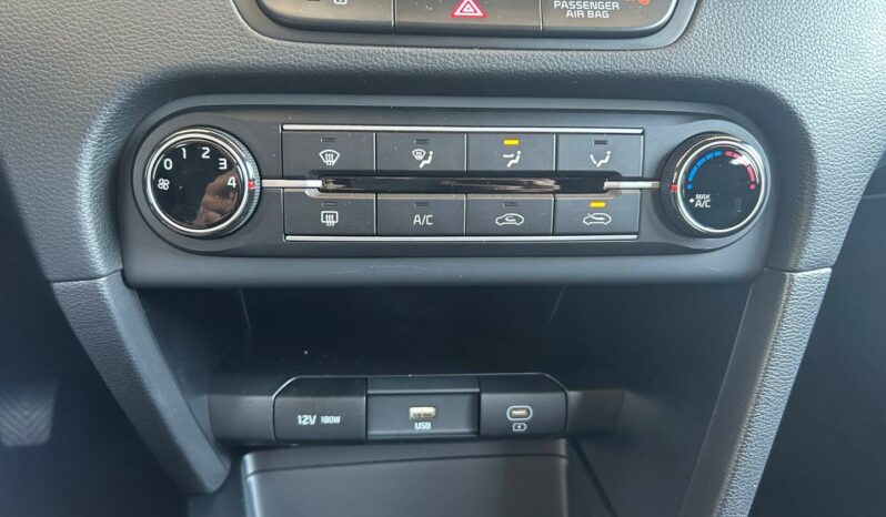 
								KIA Ceed full									