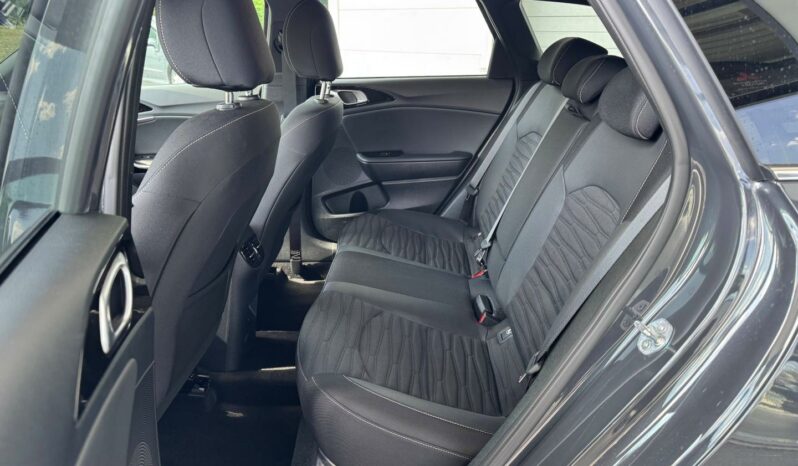 
								KIA Ceed SW full									