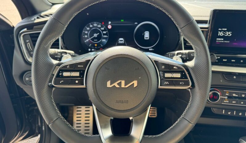 
								KIA Ceed SW full									