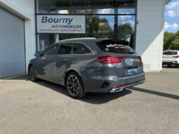 
										KIA Ceed SW full									
