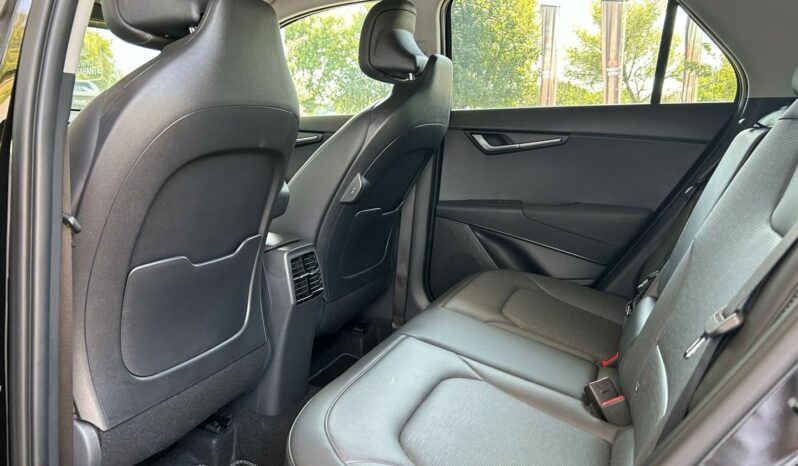 
								KIA Niro full									