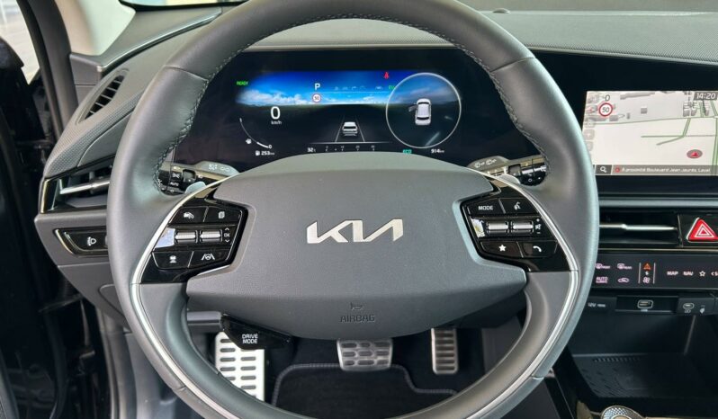
								KIA Niro full									
