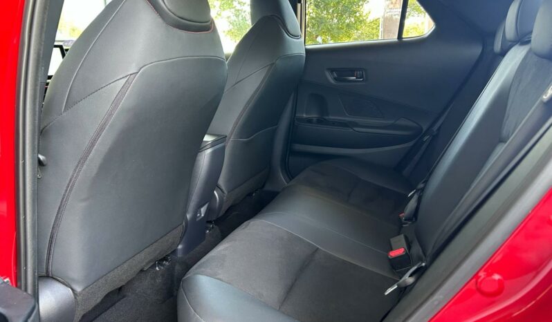 
								TOYOTA C-HR full									