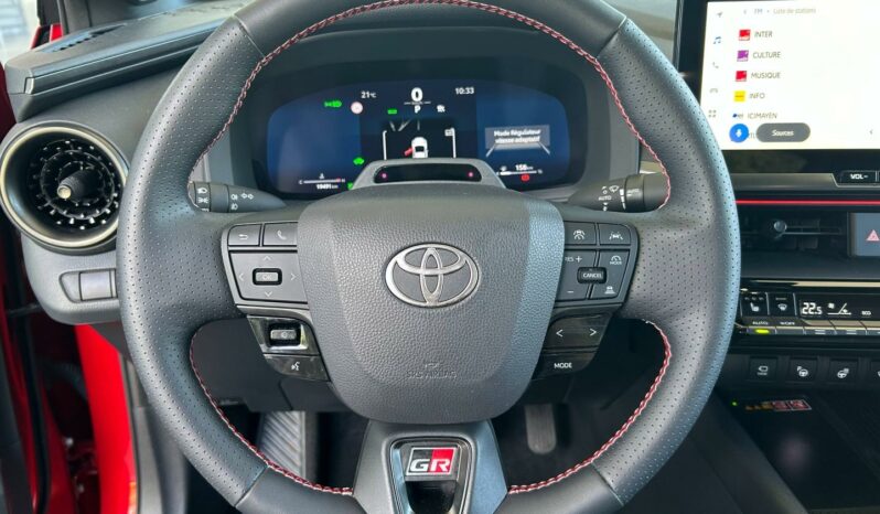 
								TOYOTA C-HR full									