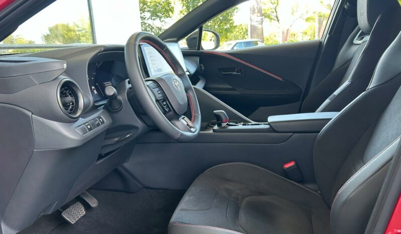 
								TOYOTA C-HR full									