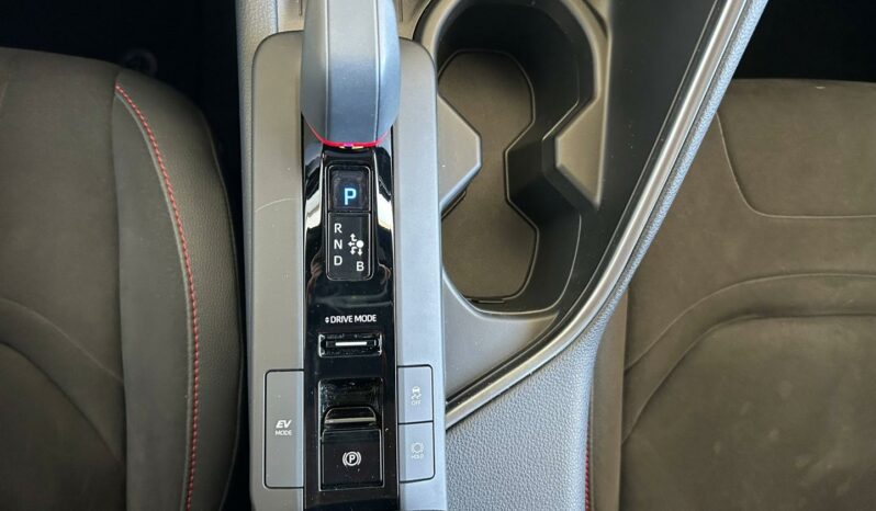 
								TOYOTA C-HR full									